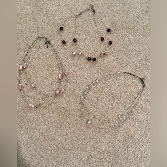 3 New York and company necklaces - Picture 1 of 5